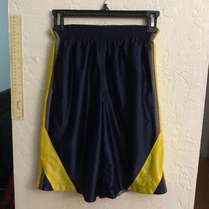 Reversible basketball shorts